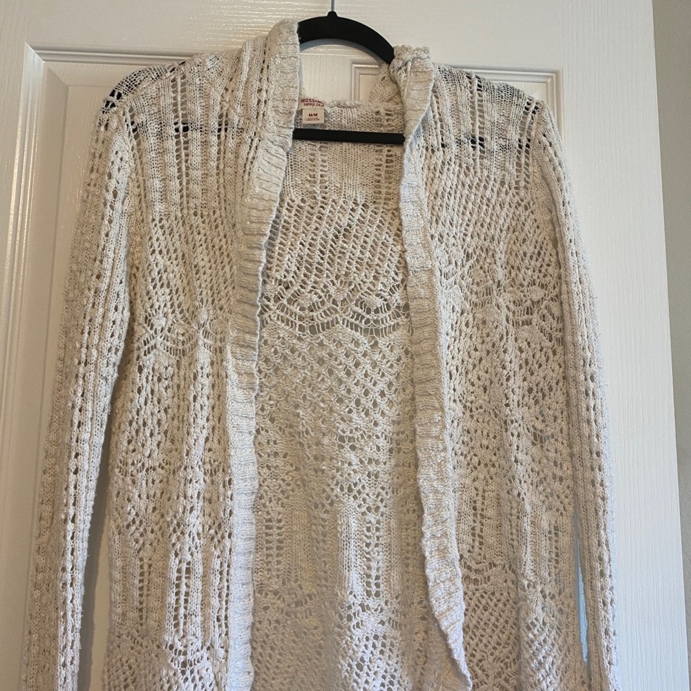 Perfect hooded sweater for Fall or the beach